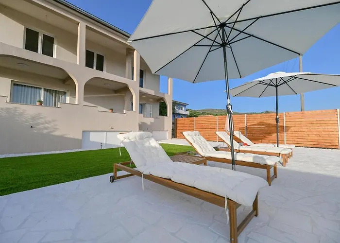 Nice Home In Pakostane With Wifi