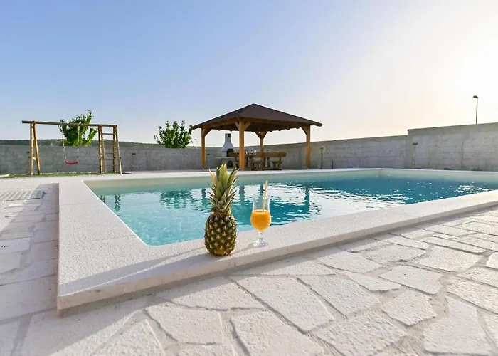 Nice Home In Pakostane With Wifi Vrana (Zadar)