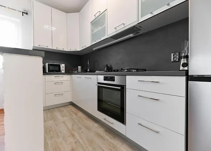 Nice Home In Pakostane With Wifi *