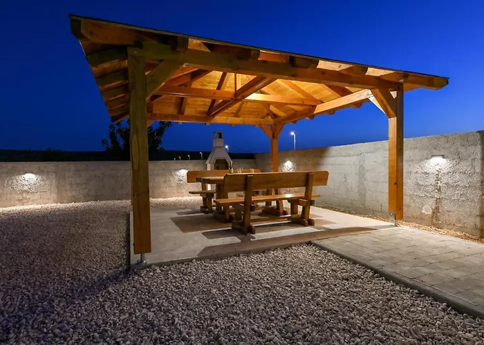 Nice Home In Pakostane With Wifi * Vrana (Zadar)