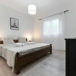 Nice Home In Pakostane With Wifi Semesterbostad