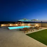 Nice Home In Pakostane With Wifi Semesterbostad *