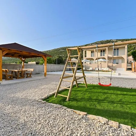 Nice Home In Pakostane With Wifi *