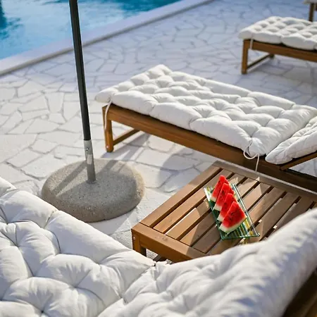 Amazing Home In Pakostane *