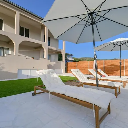 Amazing Home In Pakostane