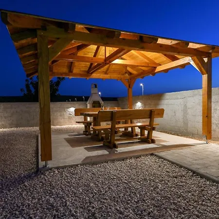 Amazing Home In Pakostane * Vrana (Zadar)
