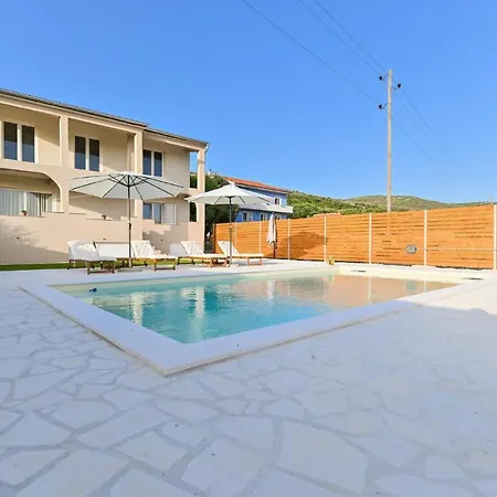 Amazing Home In Pakostane * Vrana (Zadar)