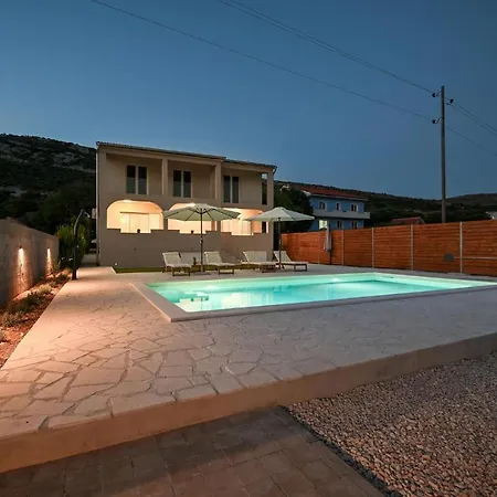 Amazing Home In Pakostane * Vrana (Zadar)
