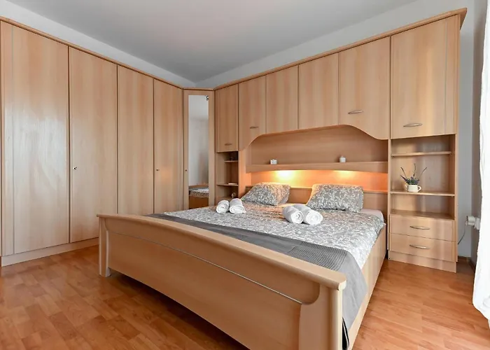 Nice Home In Pakostane With Wifi Дом отдыха *